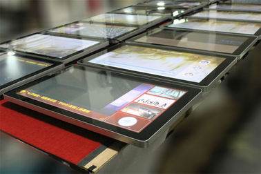 Cửa hàng vải 32 &quot;Wall Mounted Digital Signage USB Function For Advertising